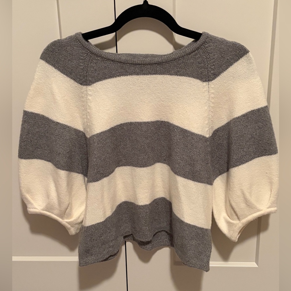NWT Old Navy Women's Gray and White Striped Sweater